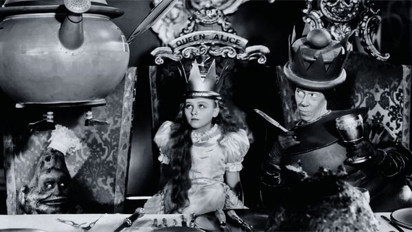Alice In Wonderland (1933): surreal y hermosa película "infantil"